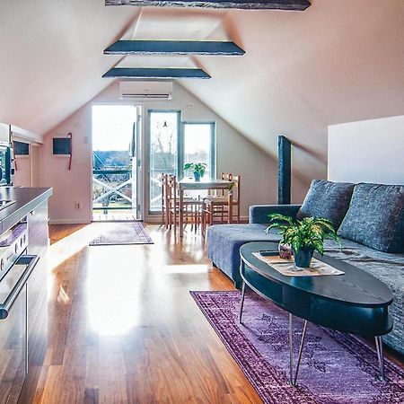 Cozy Apartment In Klintehamn With Wifi Exteriör bild
