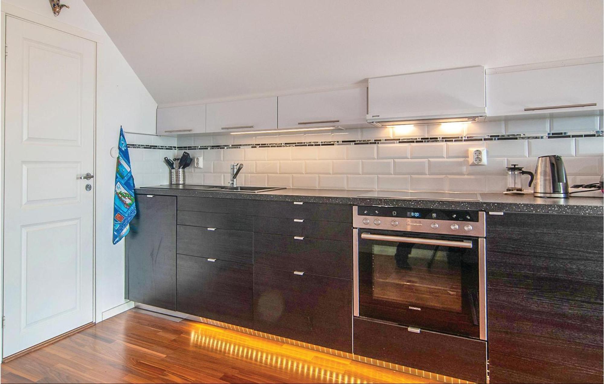 Cozy Apartment In Klintehamn With Wifi Exteriör bild